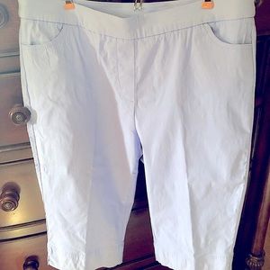 Woman’s capris size 14petite